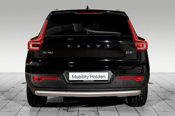 Volvo XC40 4 of 27
