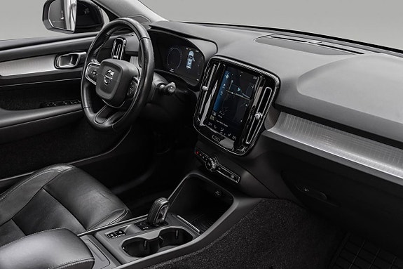 Volvo XC40 27 of 27