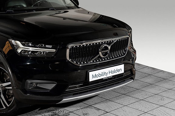 Volvo XC40 5 of 27