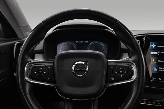 Volvo XC40 16 of 27
