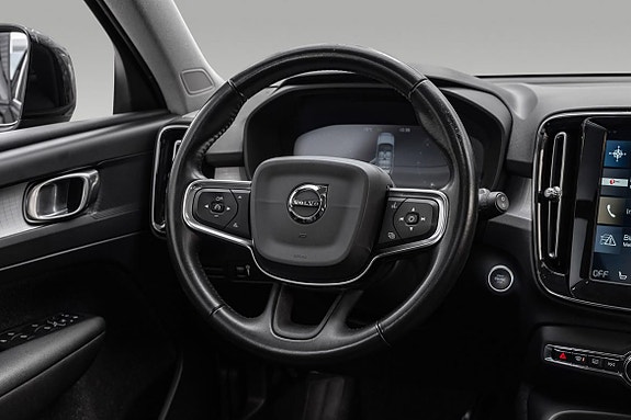 Volvo XC40 15 of 27
