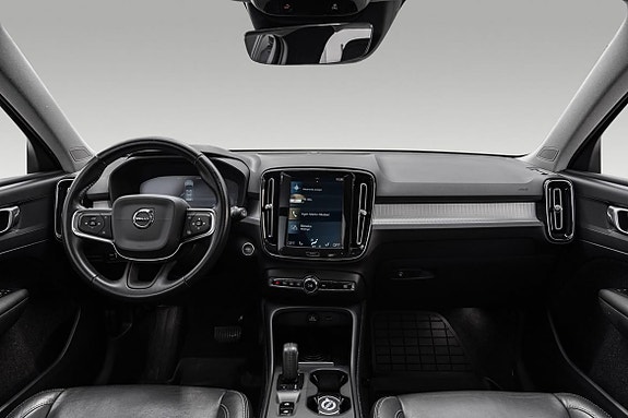 Volvo XC40 14 of 27