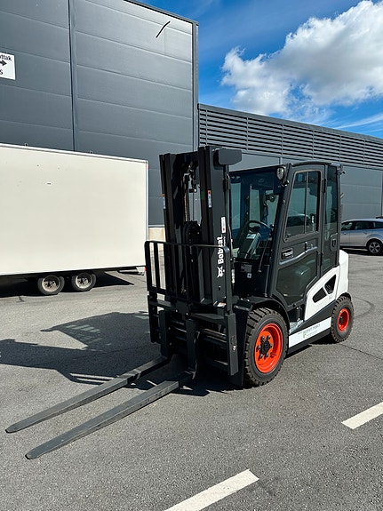 Bobcat 2.5T dieseltruck. Leasing: 0% rente 5 år! 2 of 8