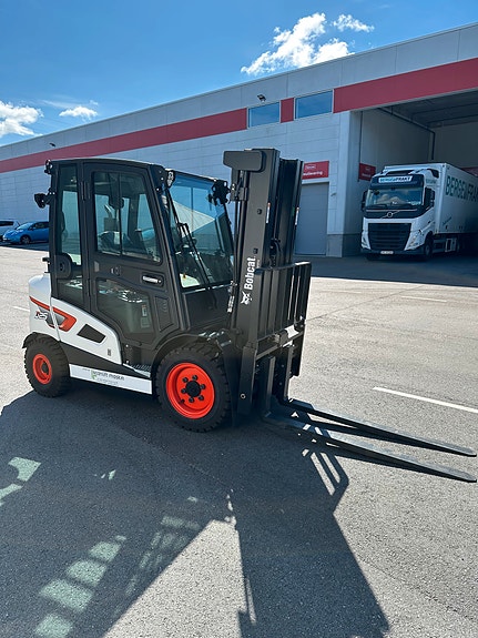 Bobcat 2.5T dieseltruck. Leasing: 0% rente 5 år! 3 of 8