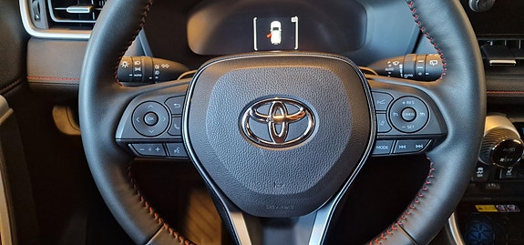 Toyota RAV4 12 of 18