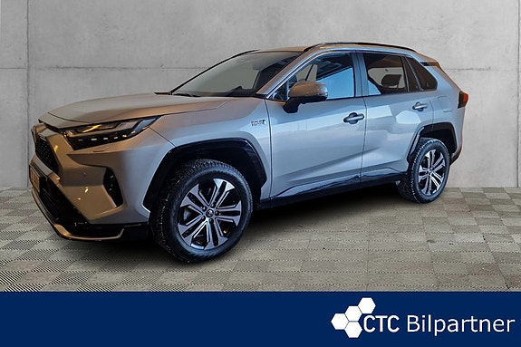 Toyota RAV4 3 of 18