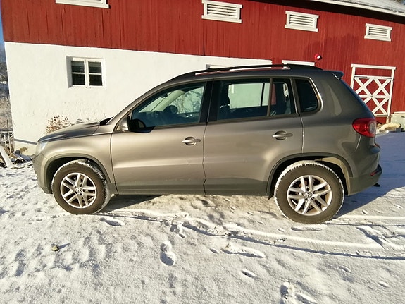 Volkswagen Tiguan 2 of 11