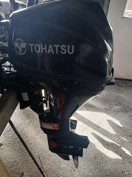 2019 TOHATSU 9.8 // ELEKTRISK START // KORT STAMME // STYREKULT // 37KG.