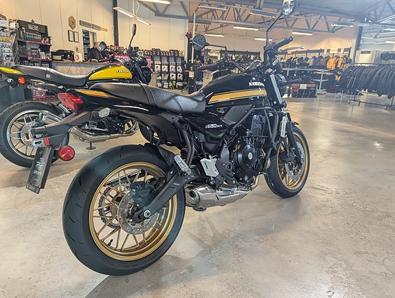 Kawasaki Z650 RS 2 of 5