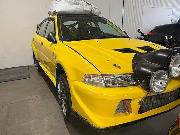 Mitsubishi Lancer 2 of 12