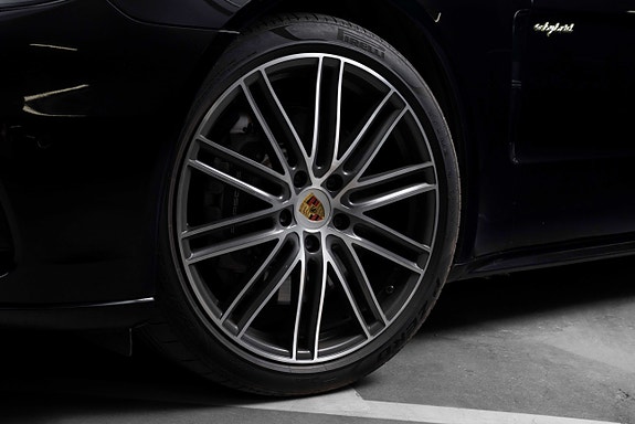 Porsche Panamera 3 of 5