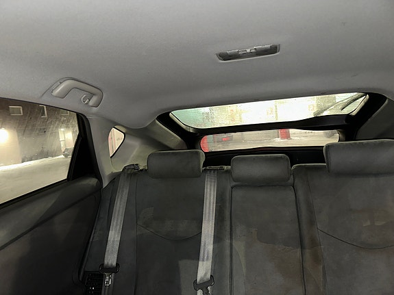 Toyota Prius 18 of 24