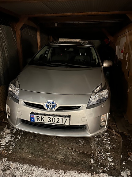 Toyota Prius 10 of 24