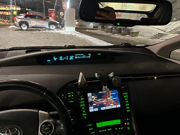 Toyota Prius 15 of 24