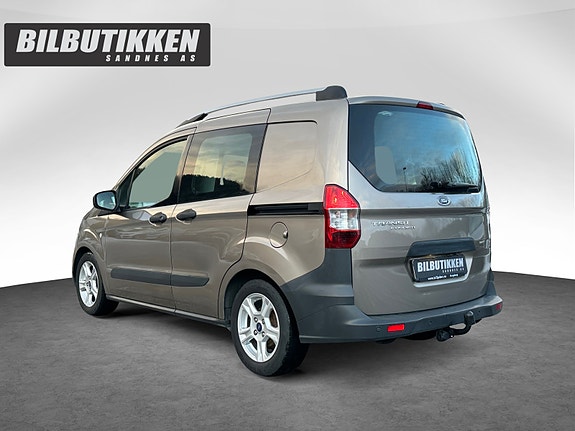 Ford Transit Courier 3 of 5