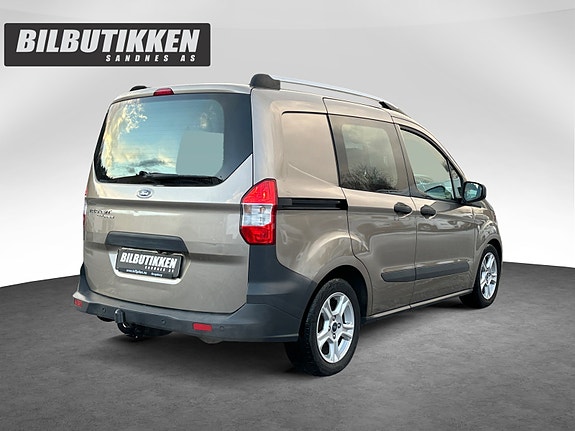 Ford Transit Courier 5 of 5