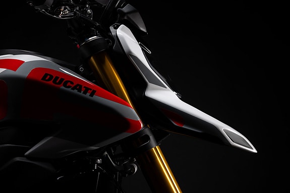 Ducati Hypermotard V2 SP 5 of 5