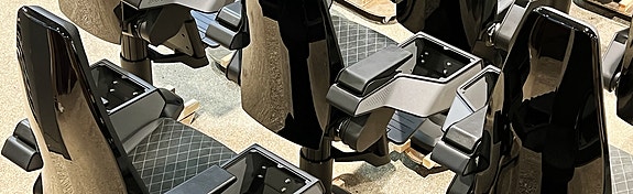 Våre operatørstoler under montasje.