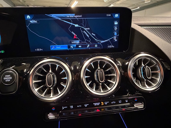 Mercedes-Benz GLA250 e 24 of 27