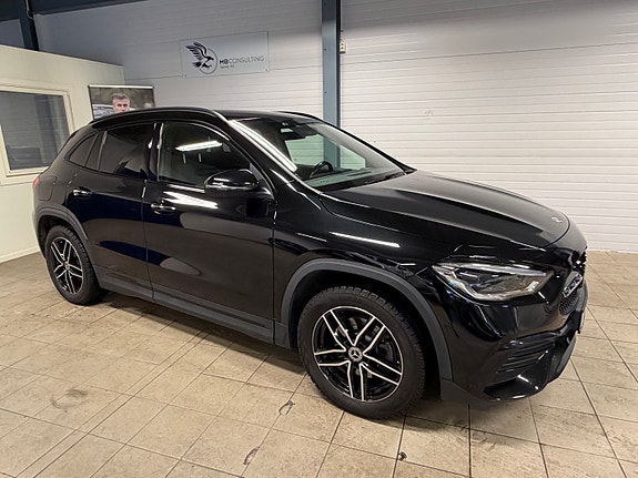 Mercedes-Benz GLA250 e 3 of 27