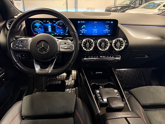 Mercedes-Benz GLA250 e 14 of 27