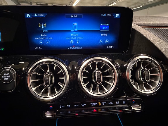Mercedes-Benz GLA250 e 25 of 27
