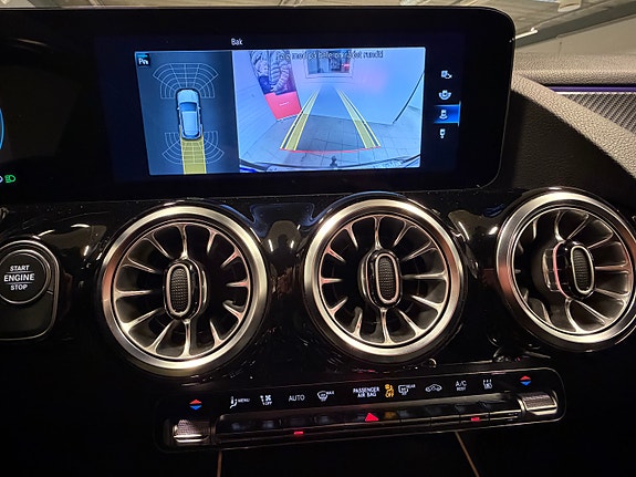 Mercedes-Benz GLA250 e 27 of 27