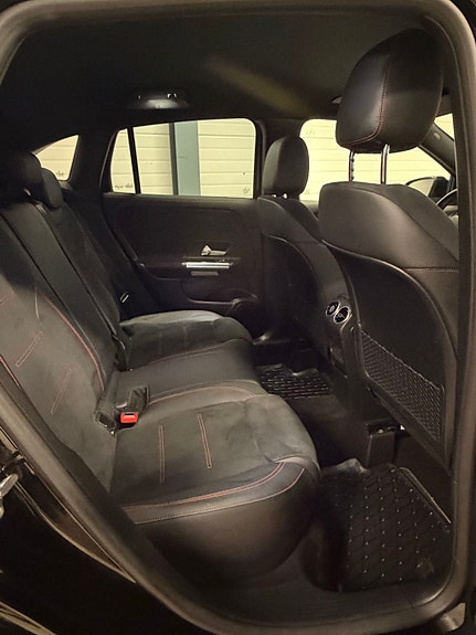 Mercedes-Benz GLA250 e 20 of 27