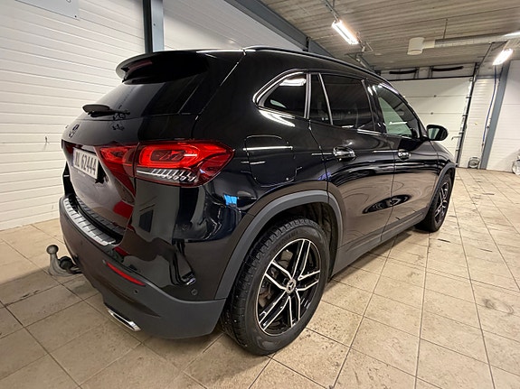 Mercedes-Benz GLA250 e 6 of 27