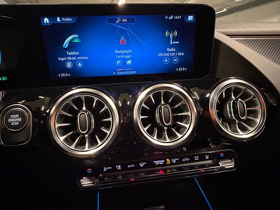 Mercedes-Benz GLA250 e 23 of 27