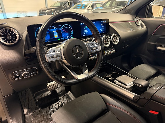 Mercedes-Benz GLA250 e 13 of 27