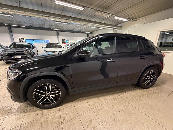 Mercedes-Benz GLA250 e 10 of 27