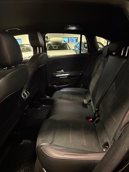 Mercedes-Benz GLA250 e 19 of 27