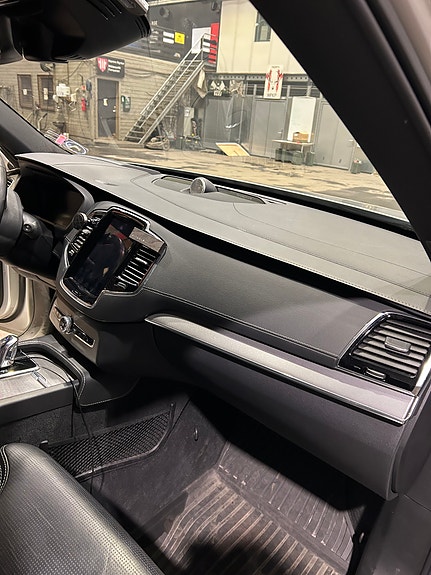 Volvo XC90 12 of 30