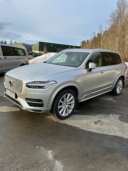 Volvo XC90 3 of 30