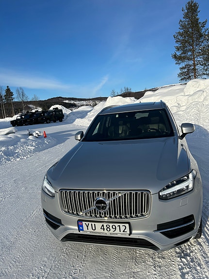 Volvo XC90 5 of 30