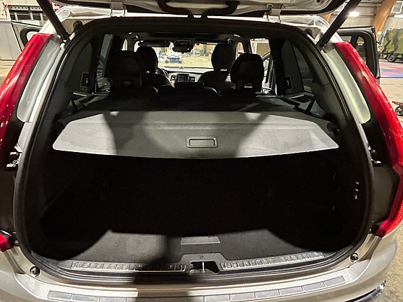 Volvo XC90 30 of 30