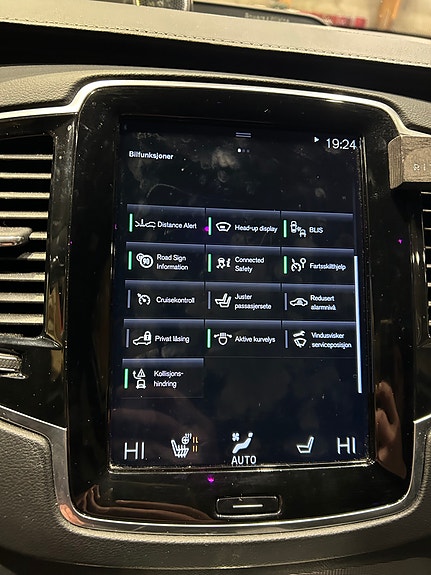 Volvo XC90 23 of 30