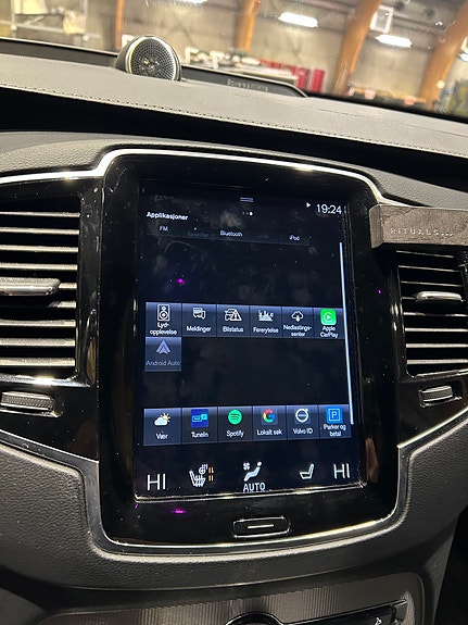 Volvo XC90 25 of 30