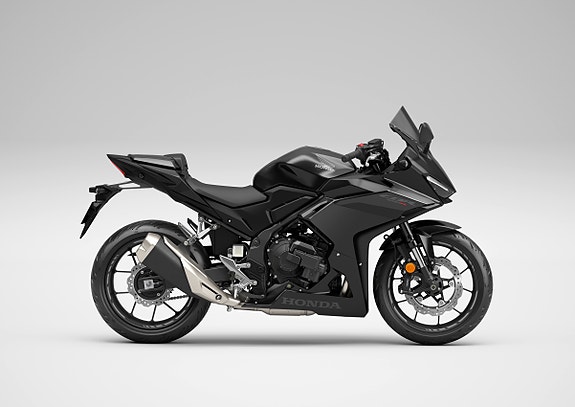 Honda CBR500RA 8 of 11