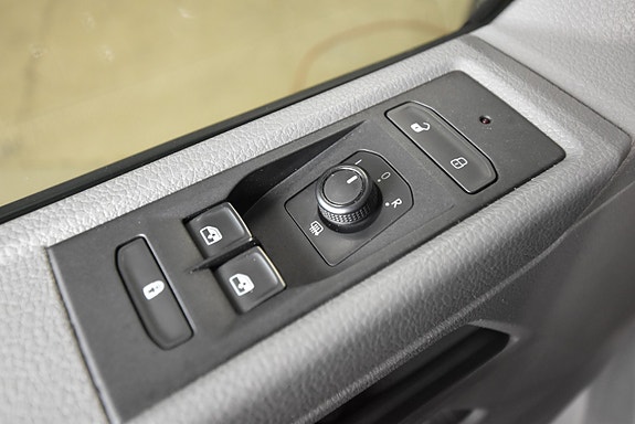 Volkswagen Caravelle 20 of 30