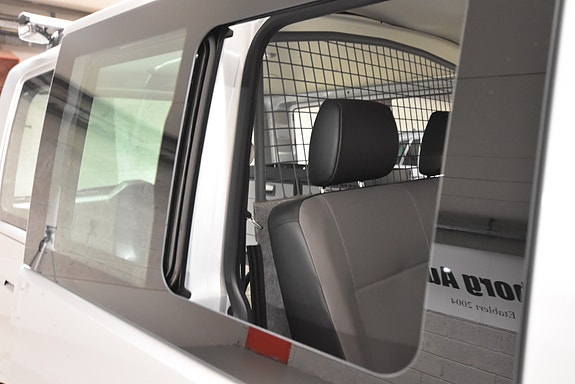 Volkswagen Caravelle 17 of 30