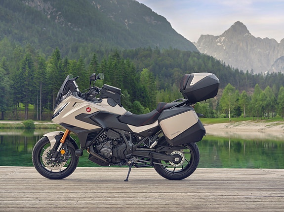 Honda NT1100 5 of 14