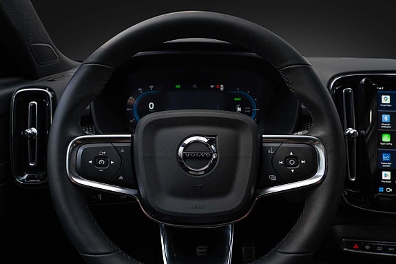 Multifunksjonsratt med betjening av bilens funksjoner