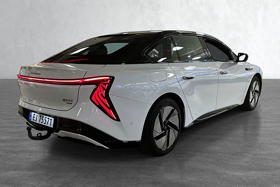 DC‑hurtiglading: opptil 240 kW, 10–80 % på ca. 20 minutter