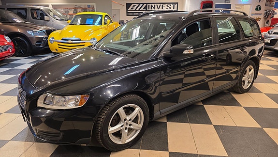 Volvo V50 2 of 5