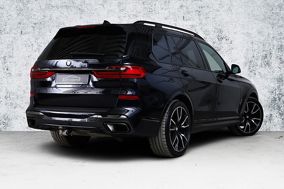 BMW X7 2 of 30