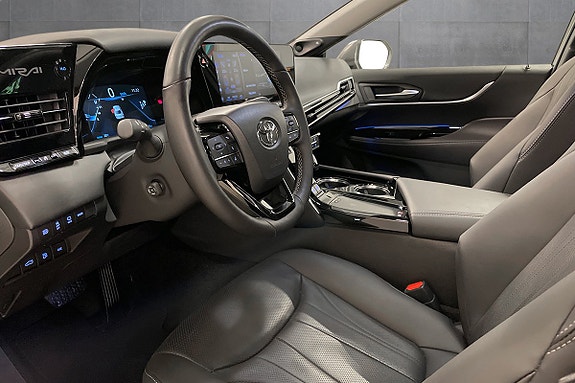 Toyota Mirai 9 of 17