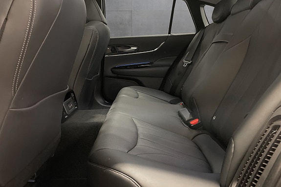Toyota Mirai 11 of 17