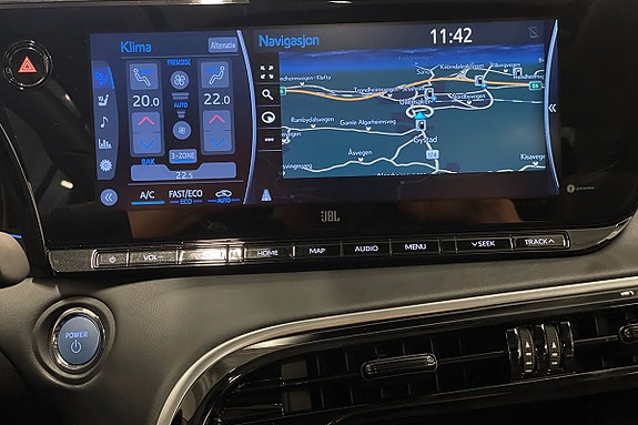 Toyota Mirai 15 of 17